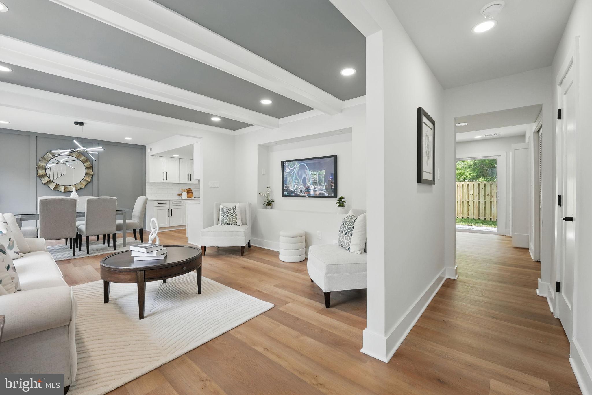 REGENCY SQUARE - Residential