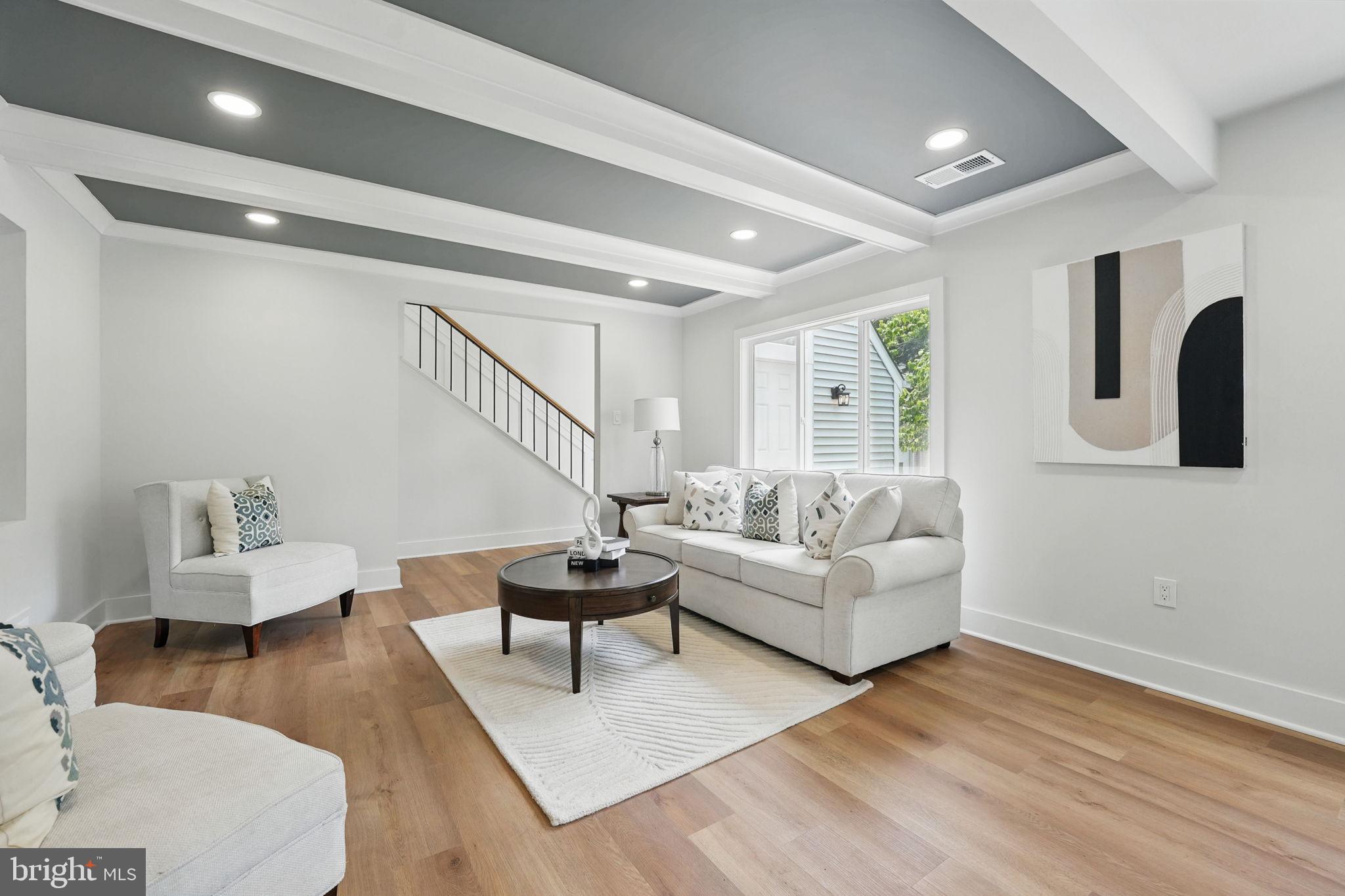 REGENCY SQUARE - Residential