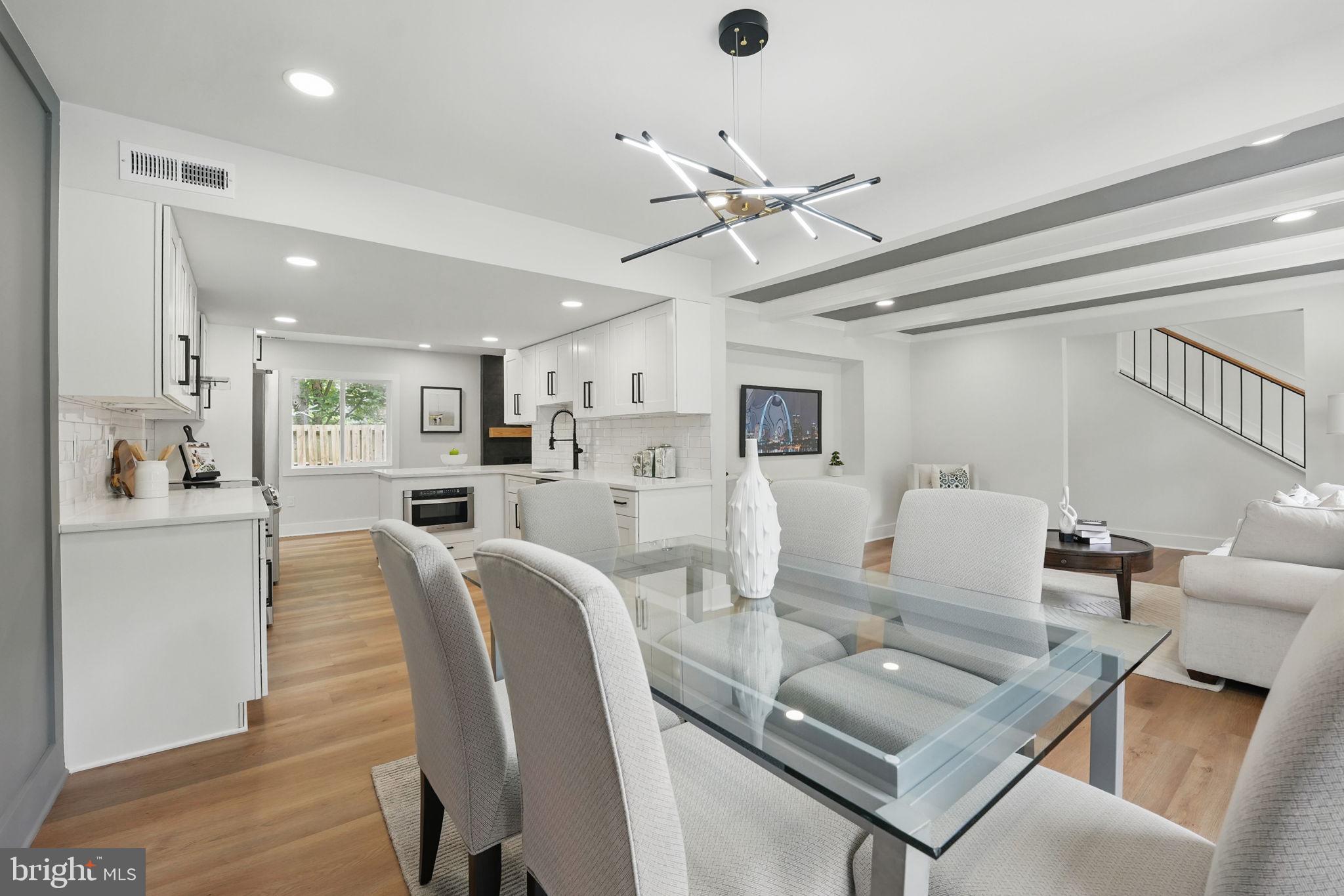 REGENCY SQUARE - Residential