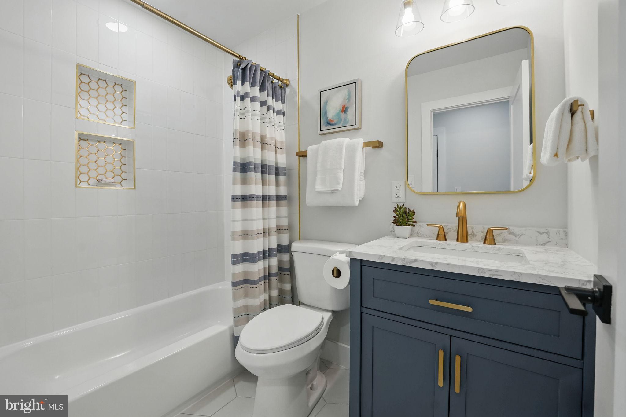 REGENCY SQUARE - Residential