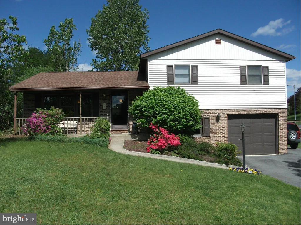 2 Lynn Avenue, Newburg, PA 17240