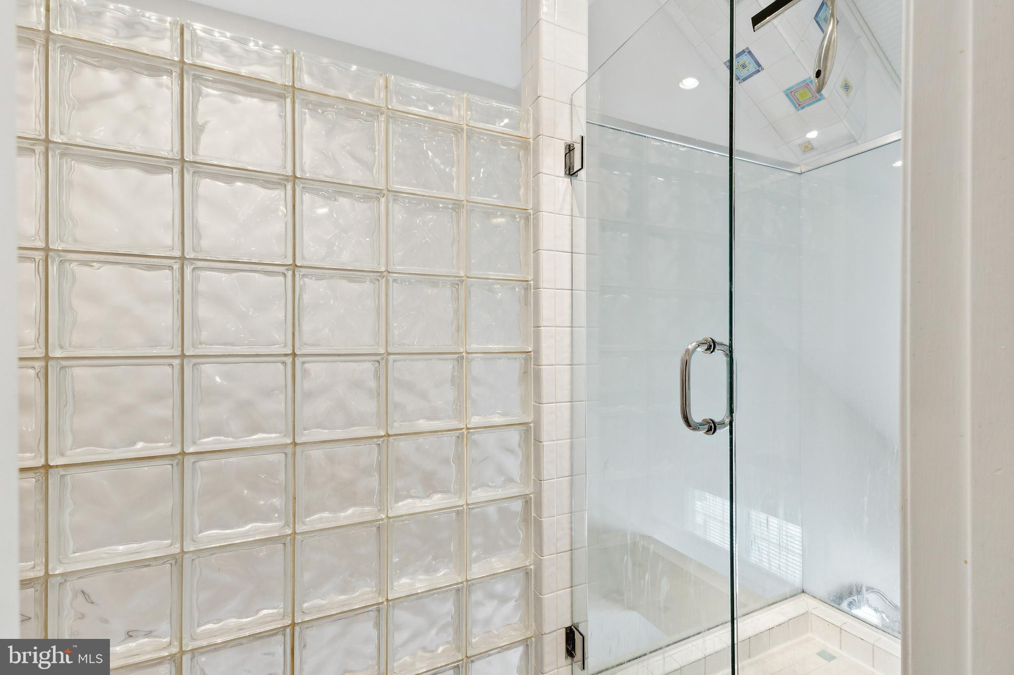 VINTAGE PLACE - Residential