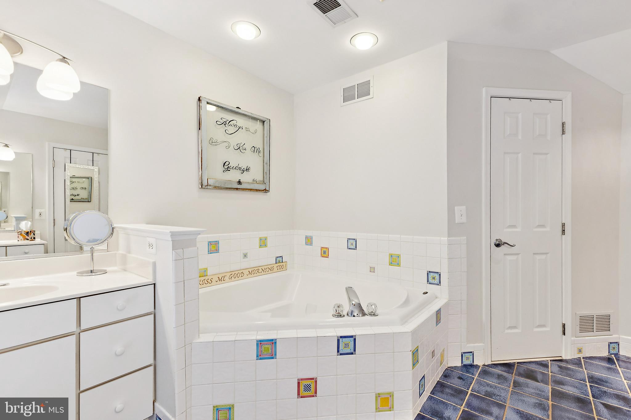 VINTAGE PLACE - Residential