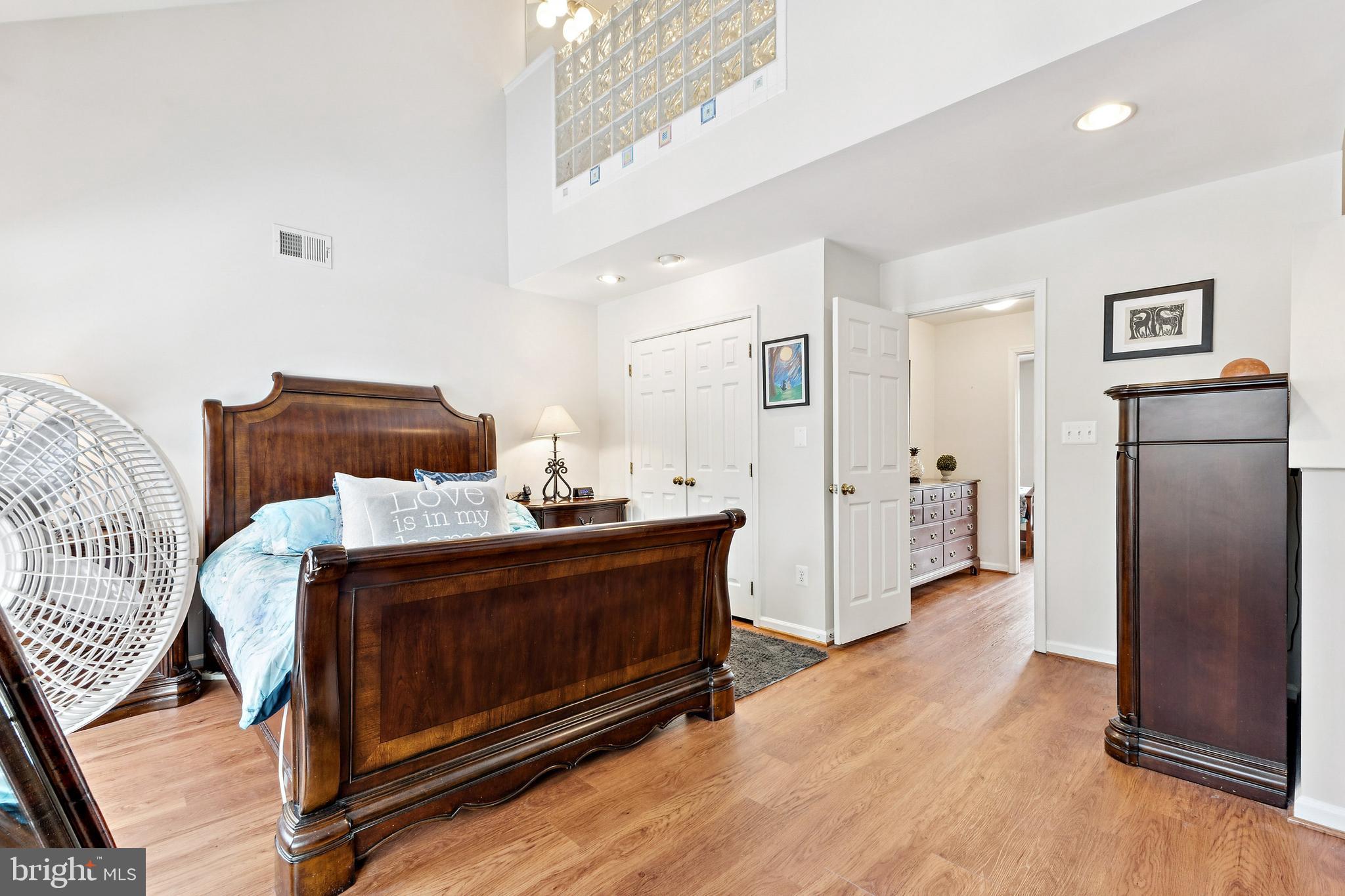 VINTAGE PLACE - Residential