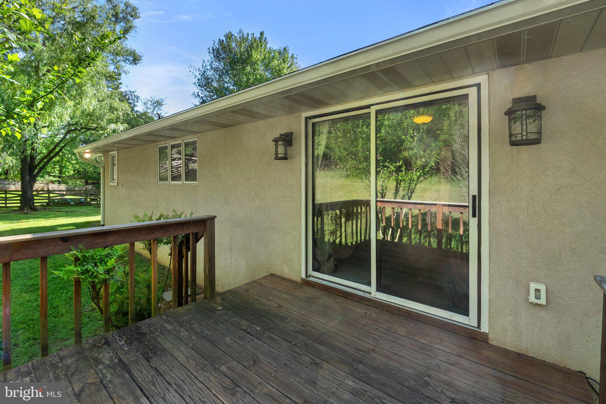 MOSBY WOODS - Residential