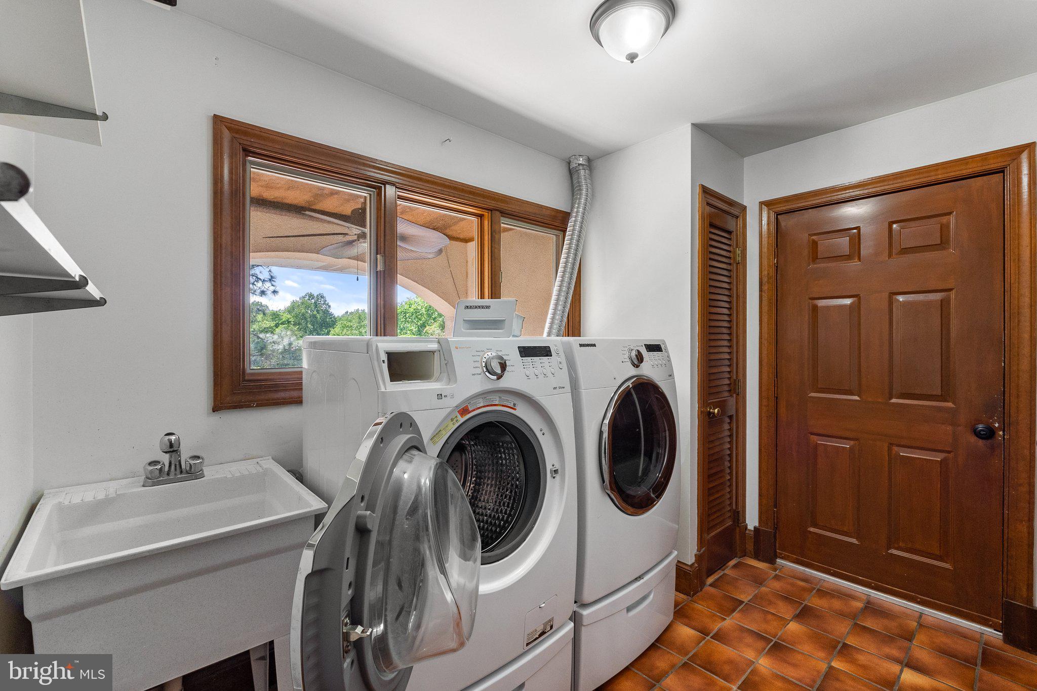 MOSBY WOODS - Residential