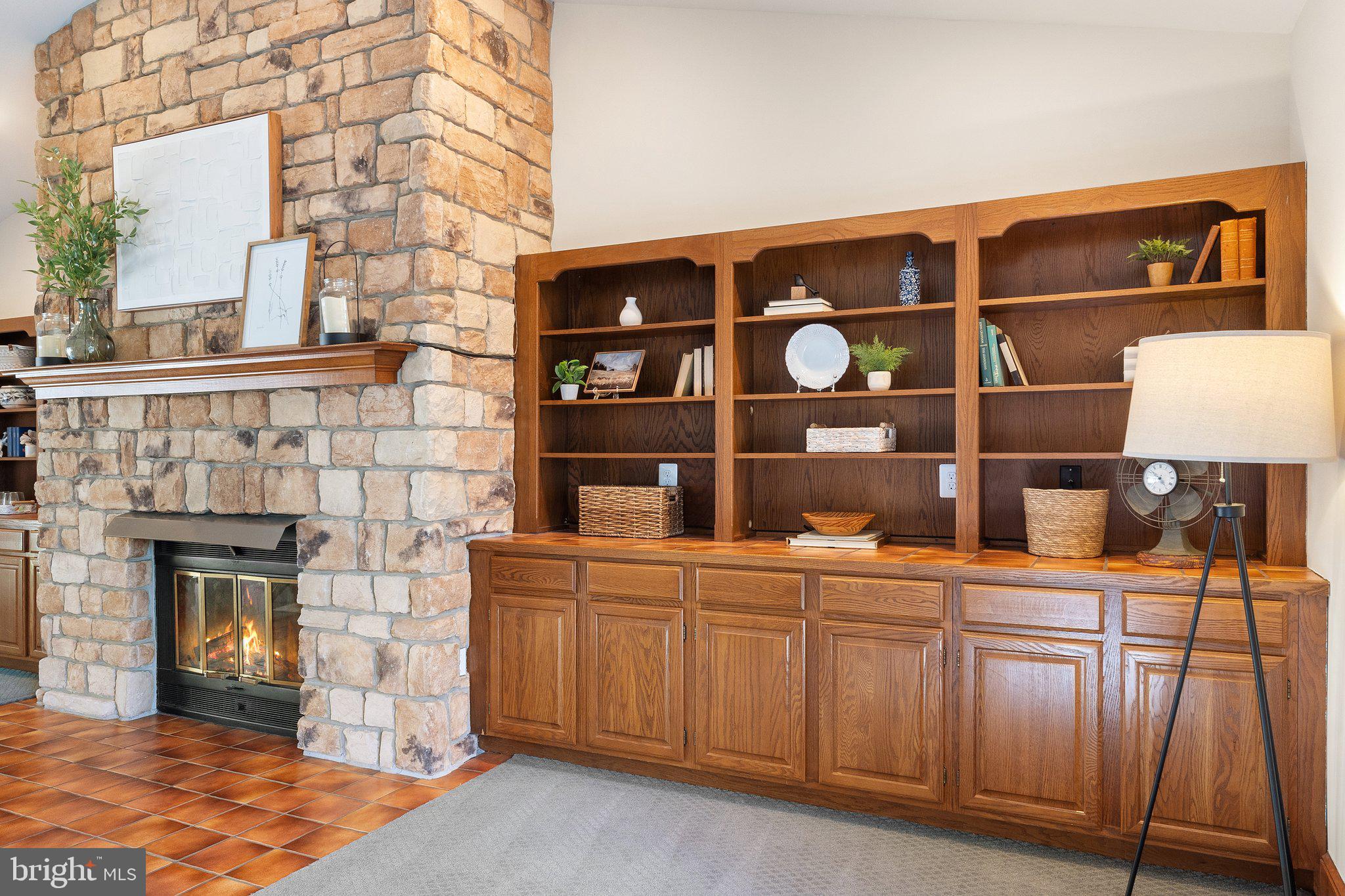 MOSBY WOODS - Residential