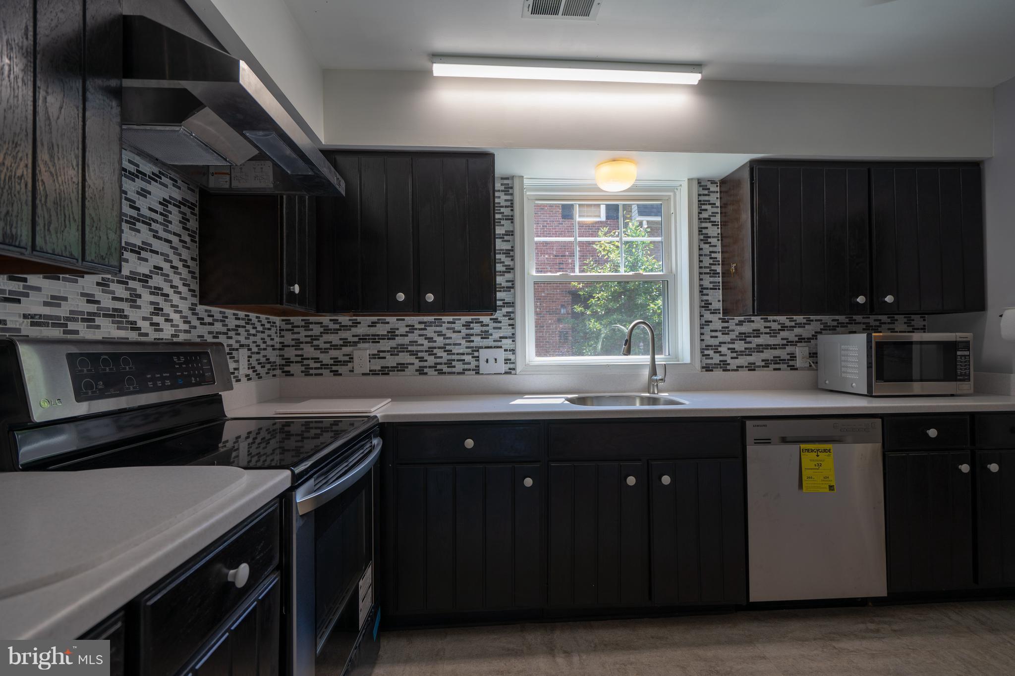 LAYTON COURT (MEWS) - Residential