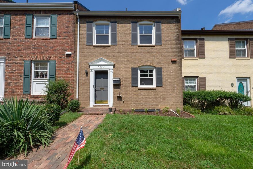 Spacious & classy all-brick TH.  Hardwoods on main & BR level.  Windows, roof, HVAC replaced in recent years.  Bathrooms all remodeled.  Kitchen new counter & appliances.  Master BR 2 walk-in closets.  Short walk to Old Town FFX & Van Dyck Park.  Views to park & trees, no houses behind.  Private backyard patio.  Lovely landscaping & brick walkways.  Lots of parking.  Beautiful house & community!!