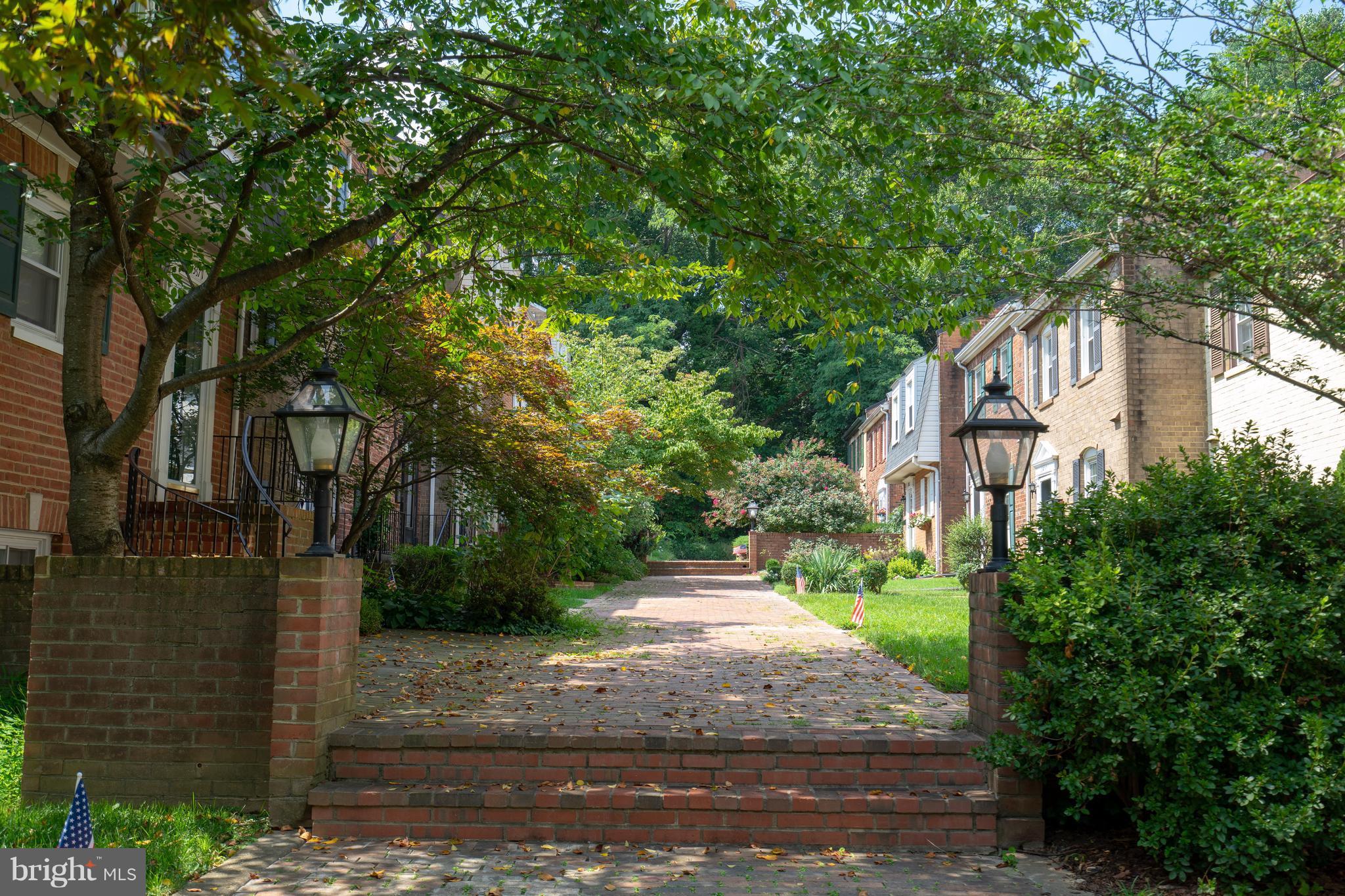 LAYTON COURT (MEWS) - Residential