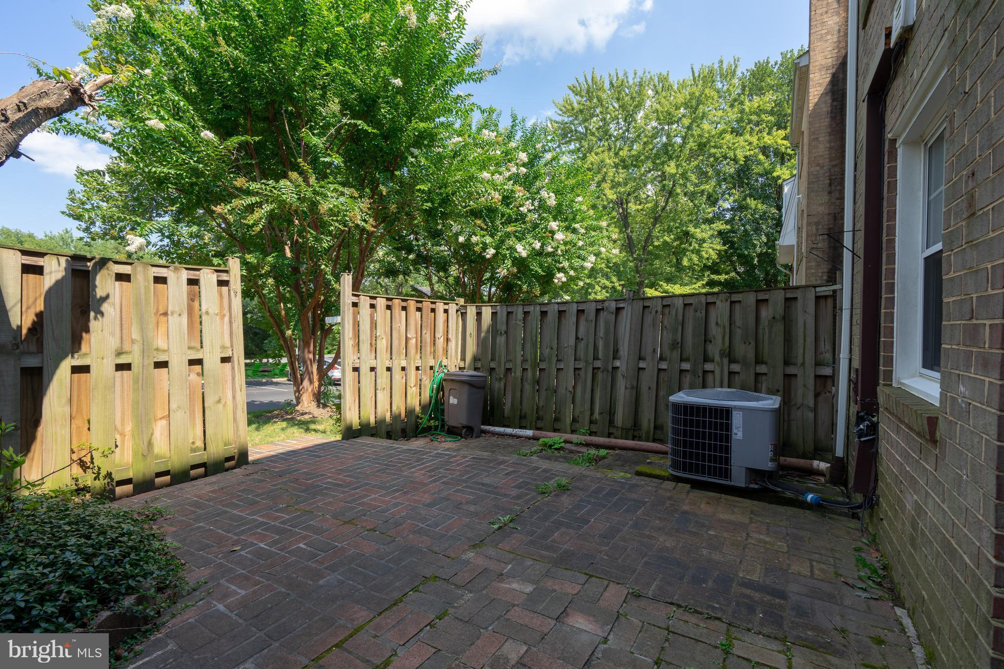 LAYTON COURT (MEWS) - Residential