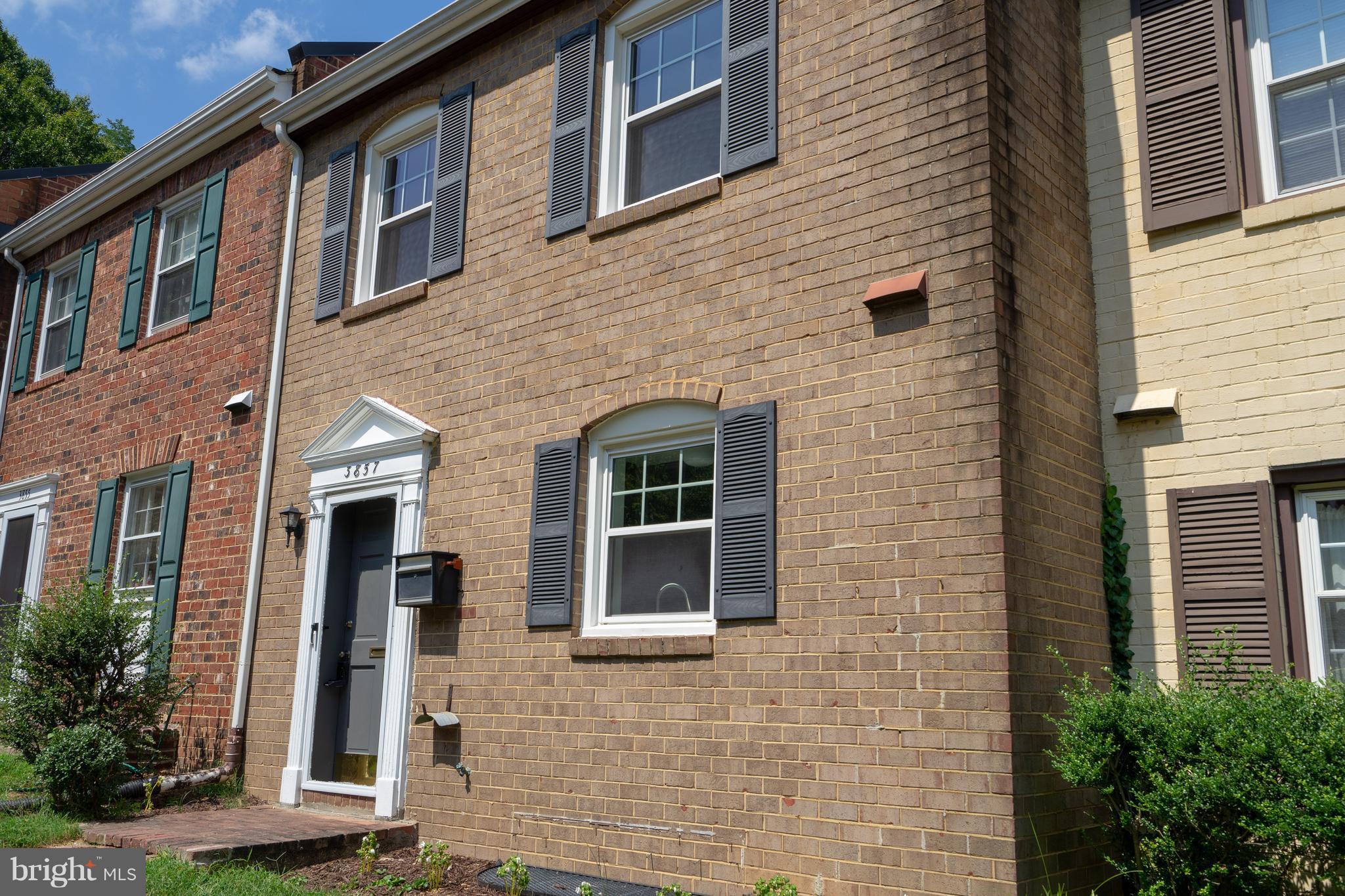 LAYTON COURT (MEWS) - Residential