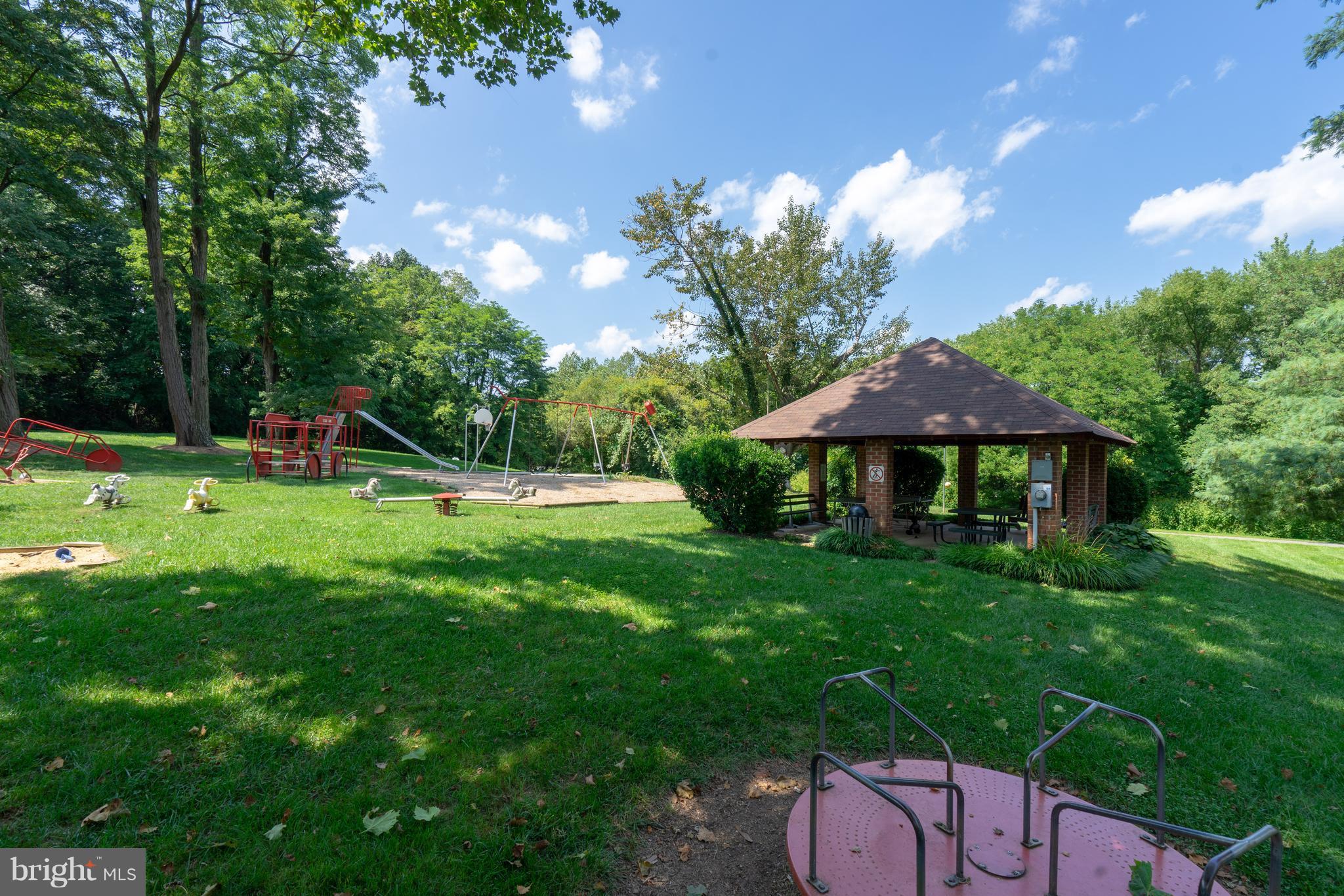 LAYTON COURT (MEWS) - Residential