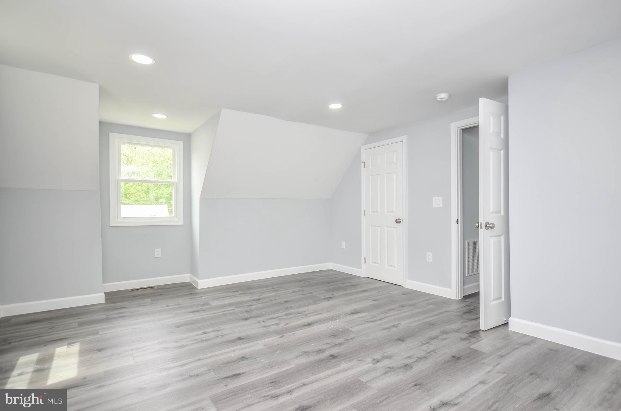 WEST LANHAM HILLS - Residential