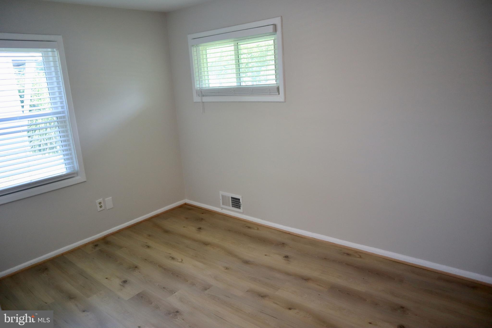 BROADWOOD MANOR - Residential Lease