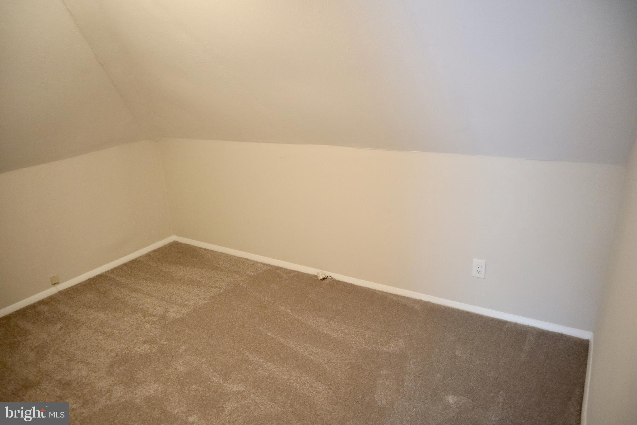 BROADWOOD MANOR - Residential Lease