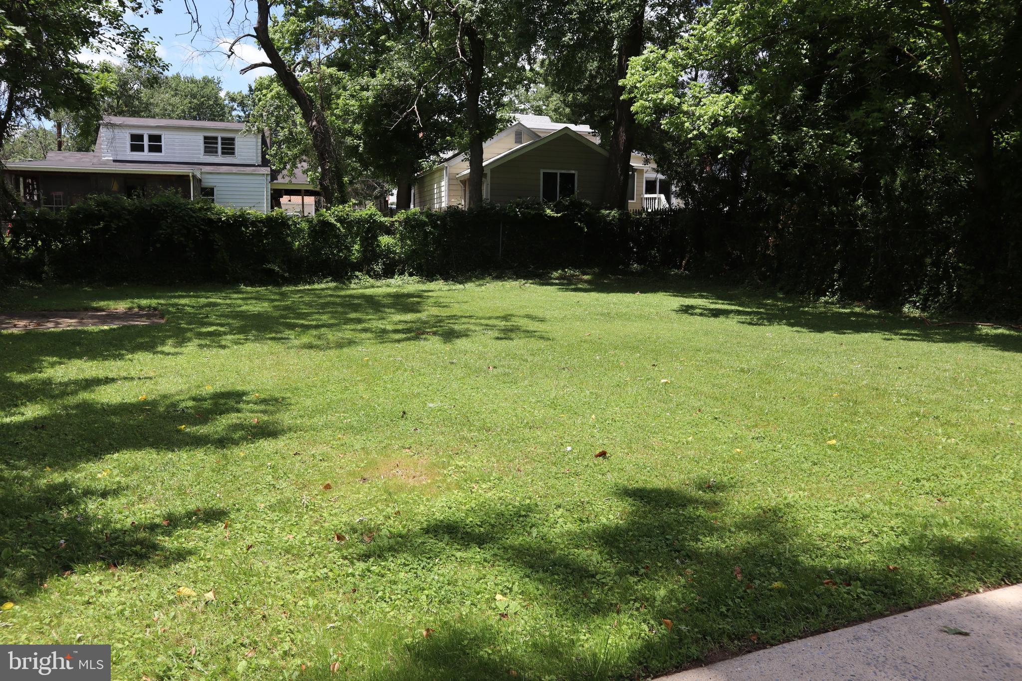 BROADWOOD MANOR - Residential Lease