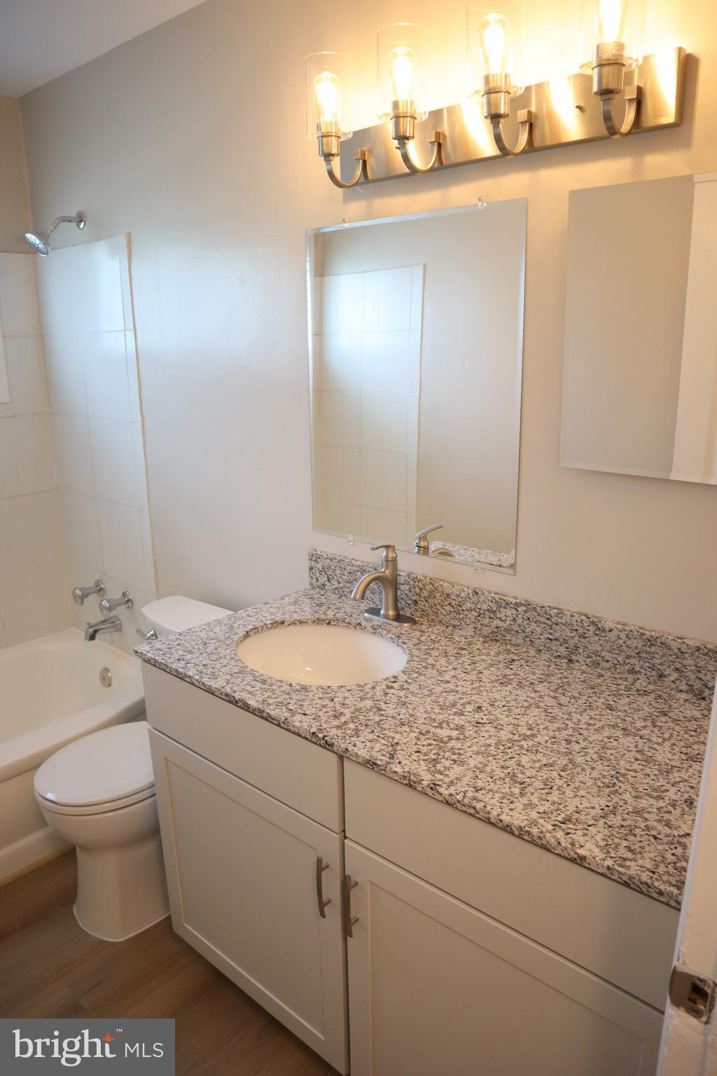 BROADWOOD MANOR - Residential Lease