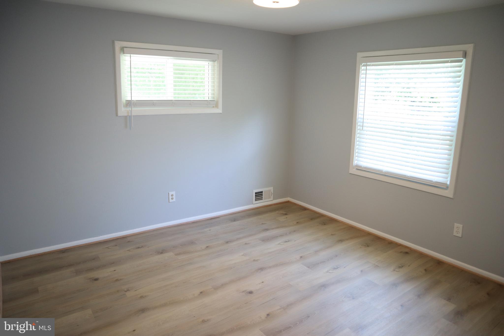 BROADWOOD MANOR - Residential Lease