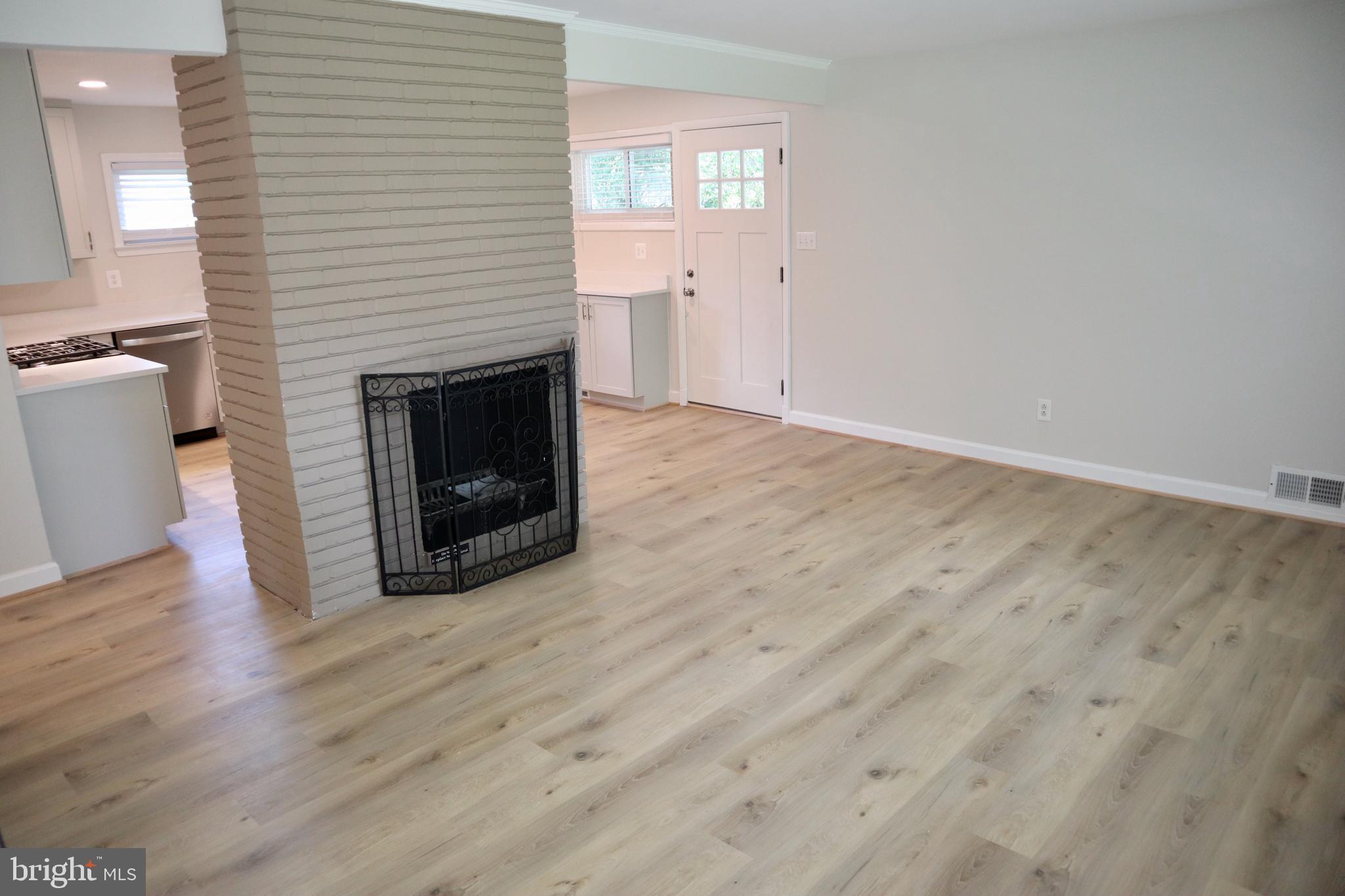 BROADWOOD MANOR - Residential Lease