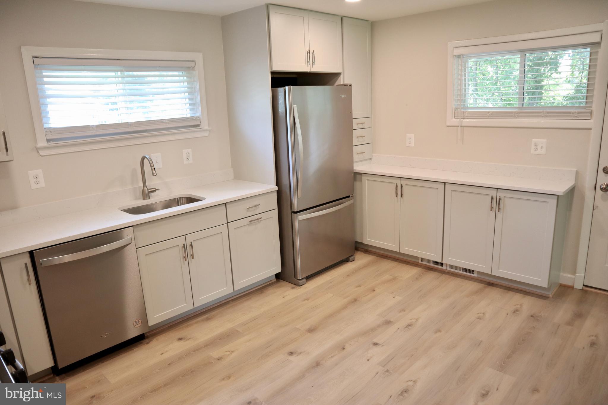 BROADWOOD MANOR - Residential Lease