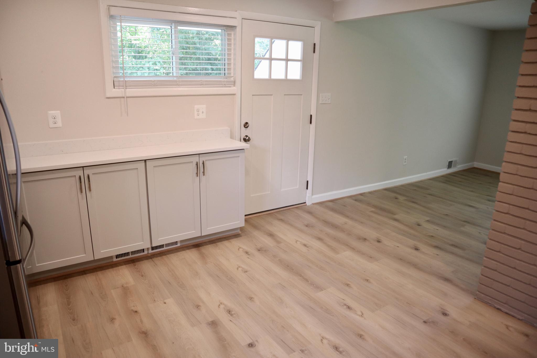 BROADWOOD MANOR - Residential Lease