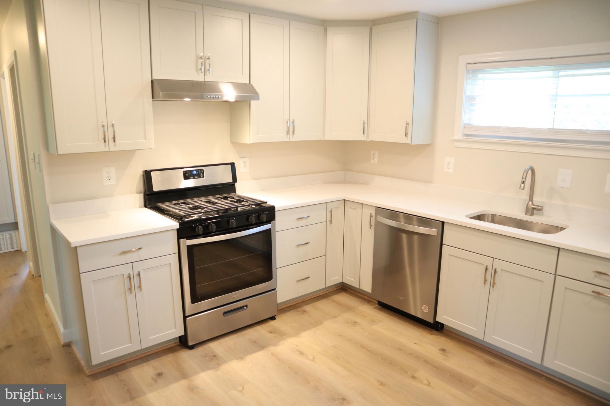 BROADWOOD MANOR - Residential Lease