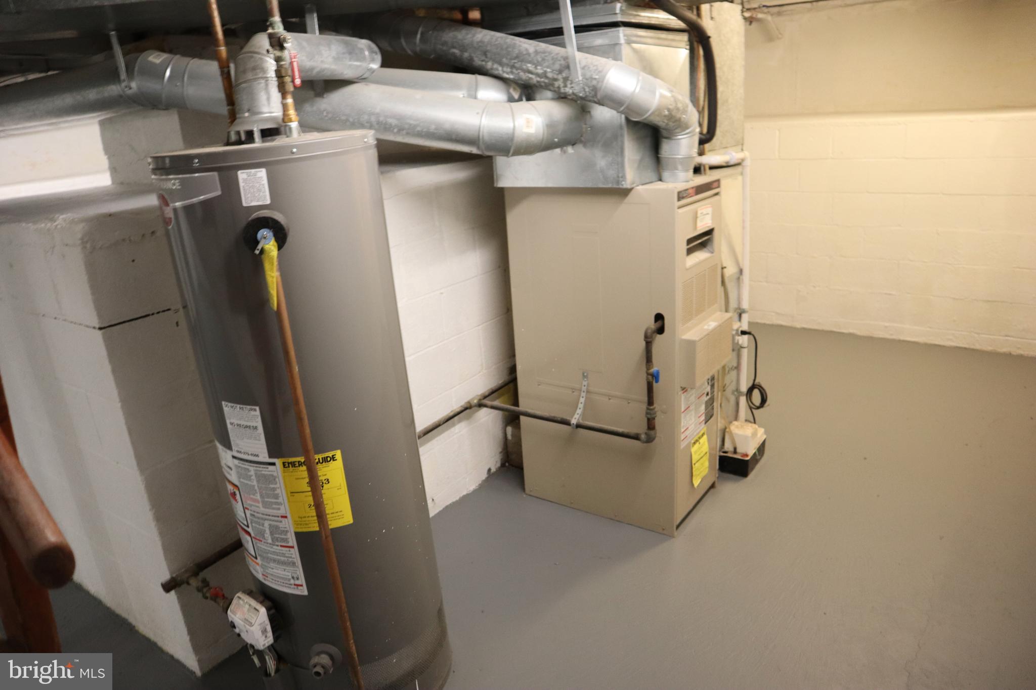 BROADWOOD MANOR - Residential Lease