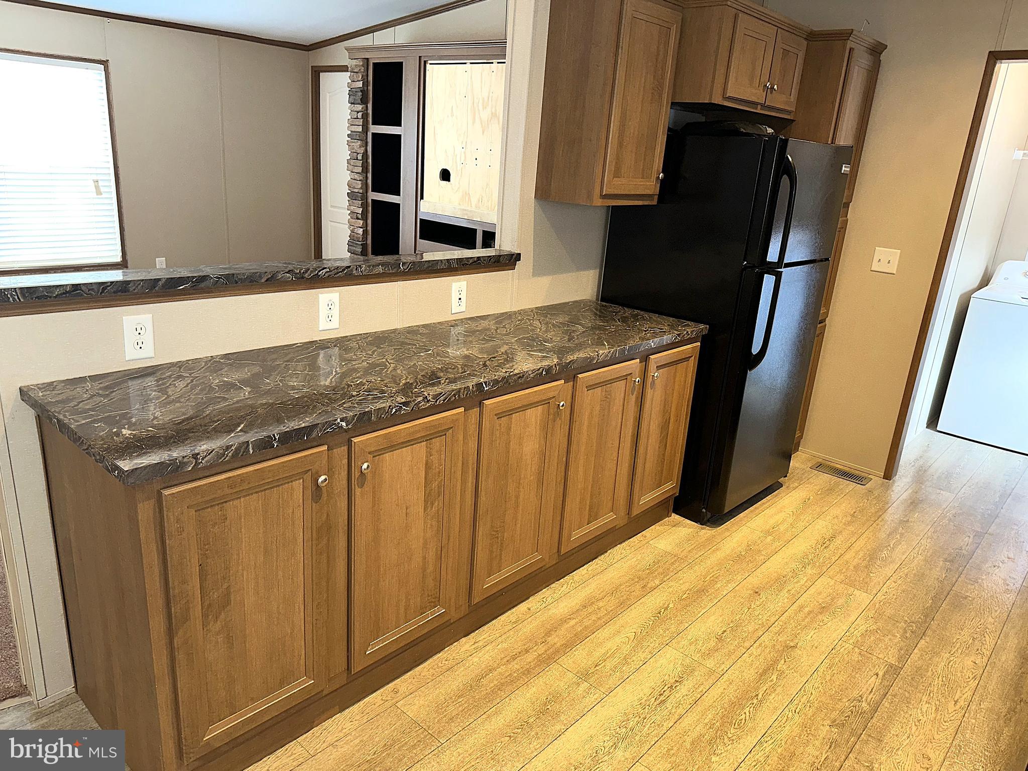 1277 RITCHIE HIGHWAY 195