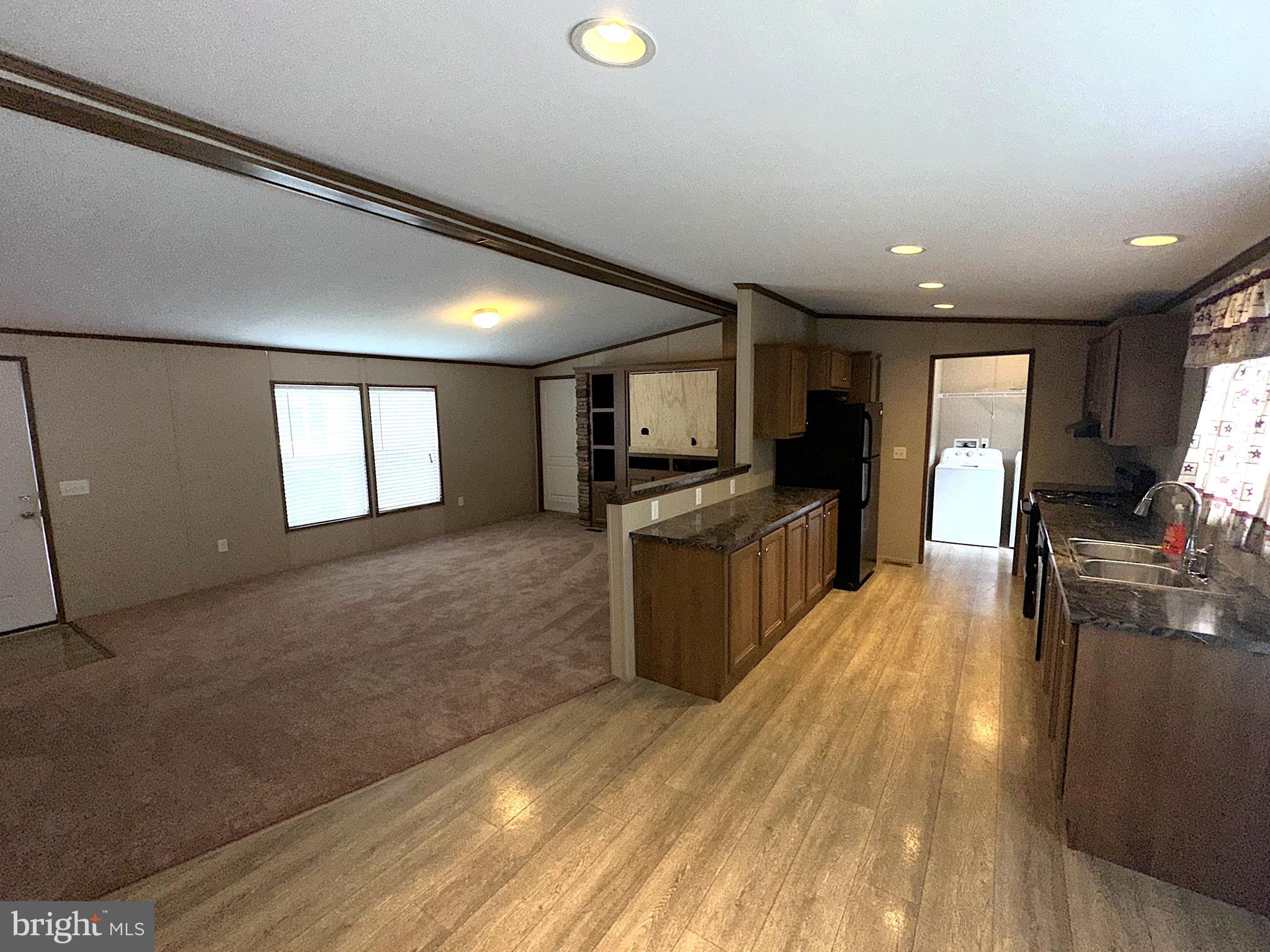 1277 RITCHIE HIGHWAY 195