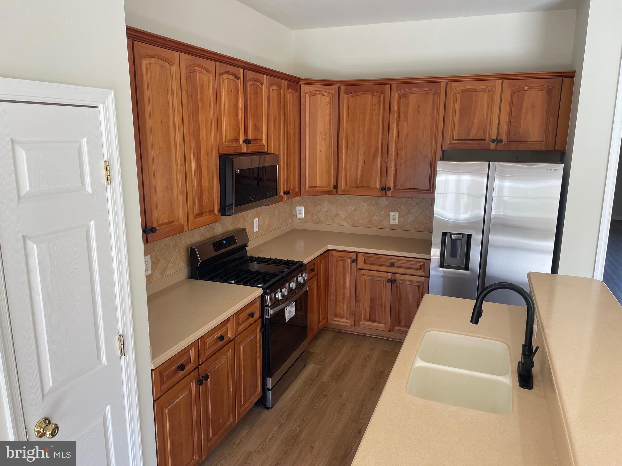 COUNTY CENTER - Residential