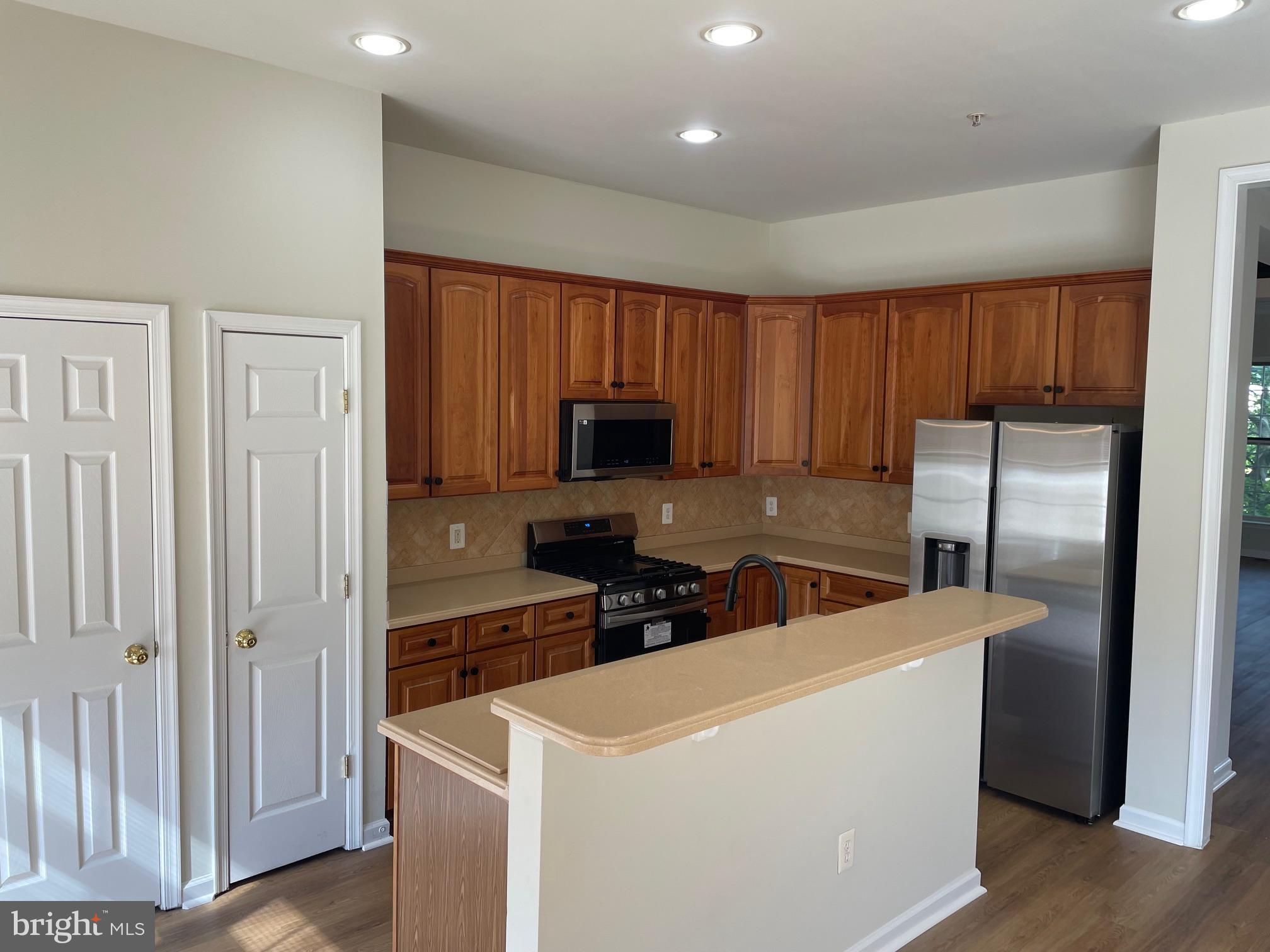 COUNTY CENTER - Residential