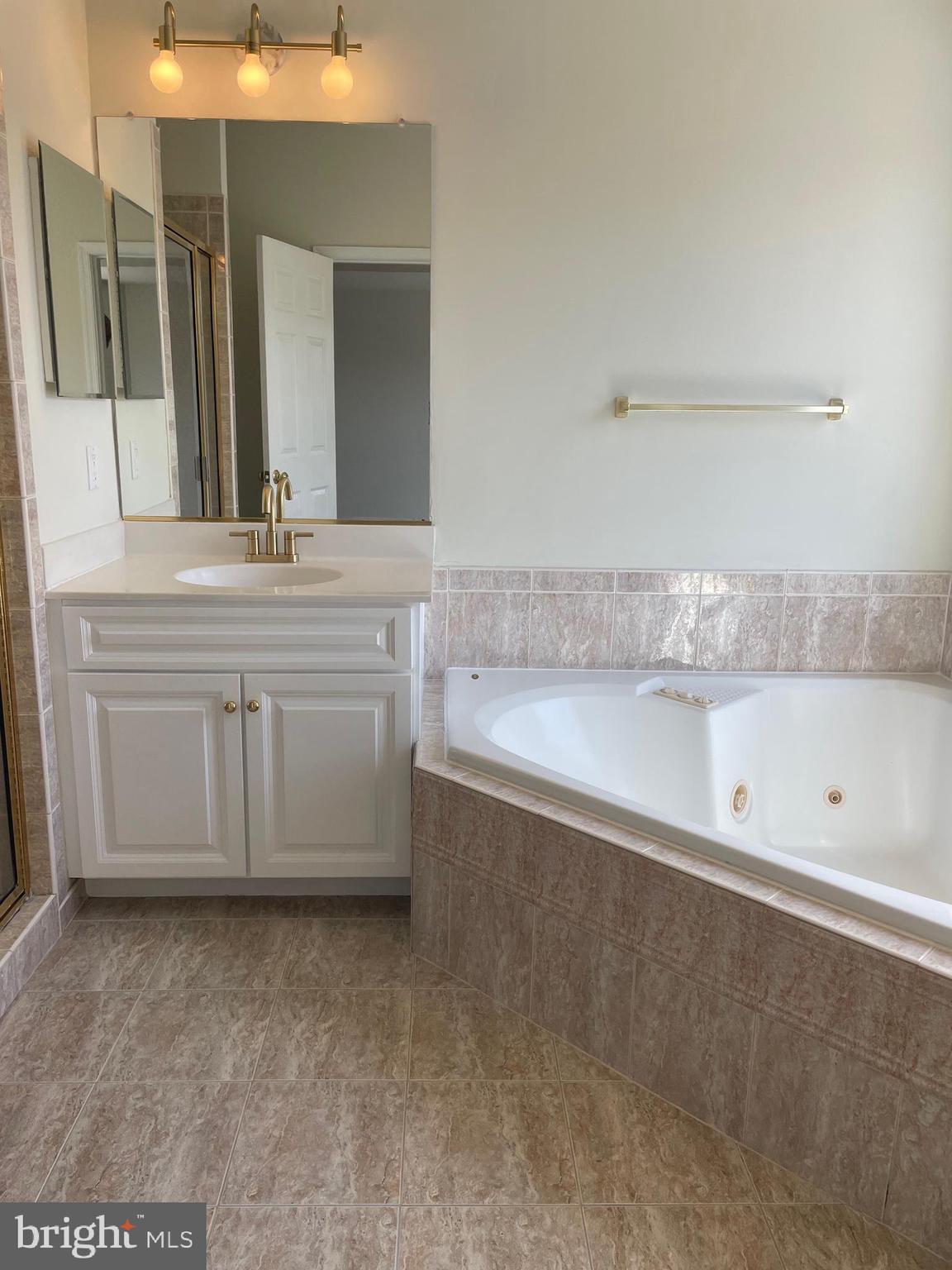 COUNTY CENTER - Residential