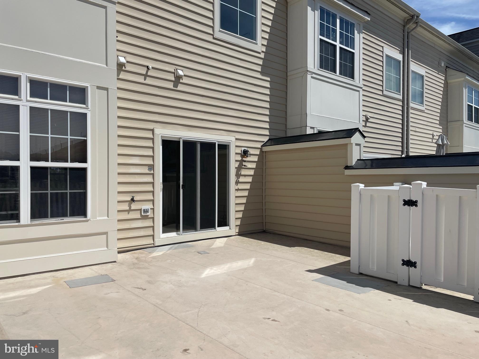 COUNTY CENTER - Residential