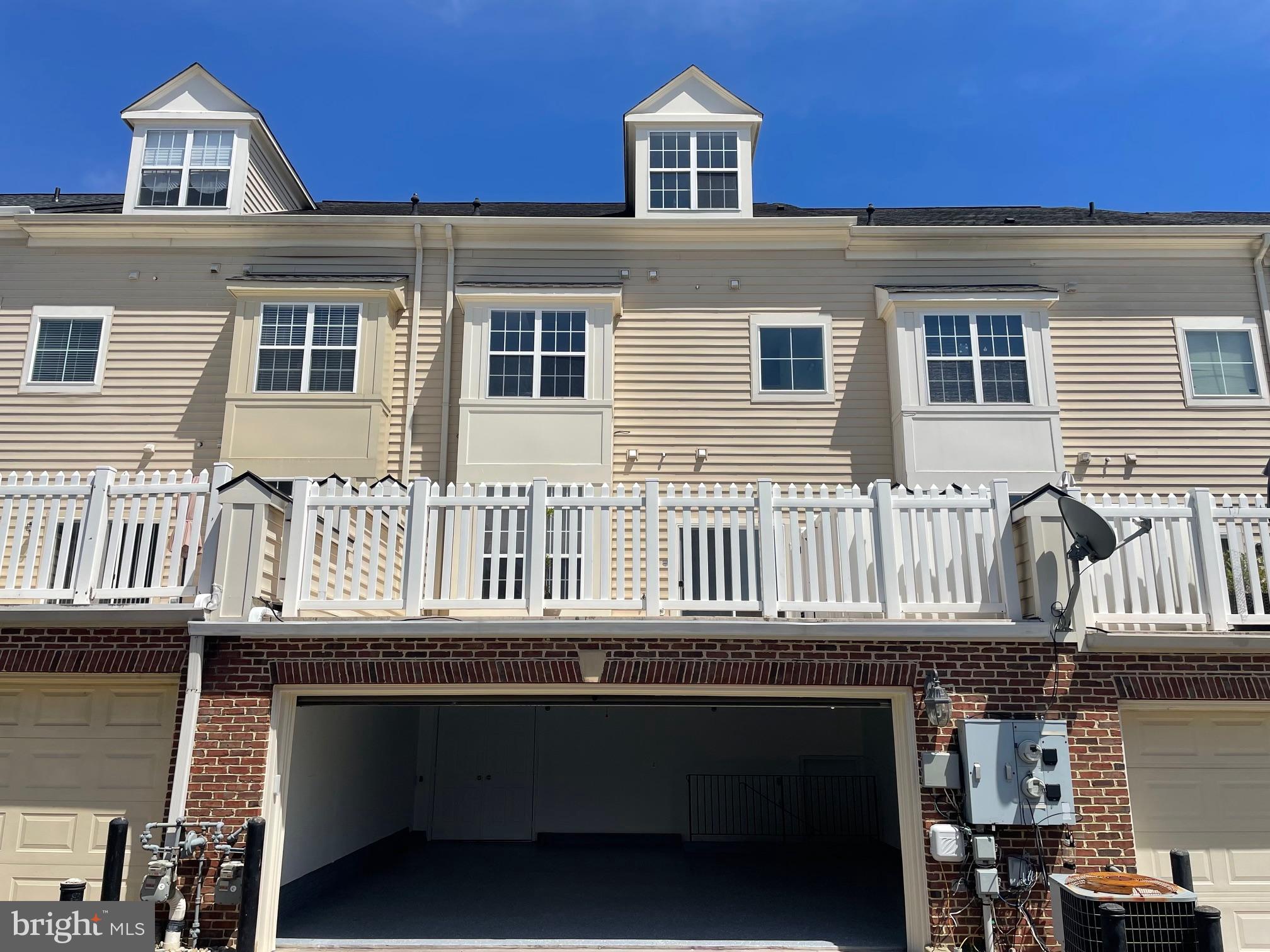 COUNTY CENTER - Residential