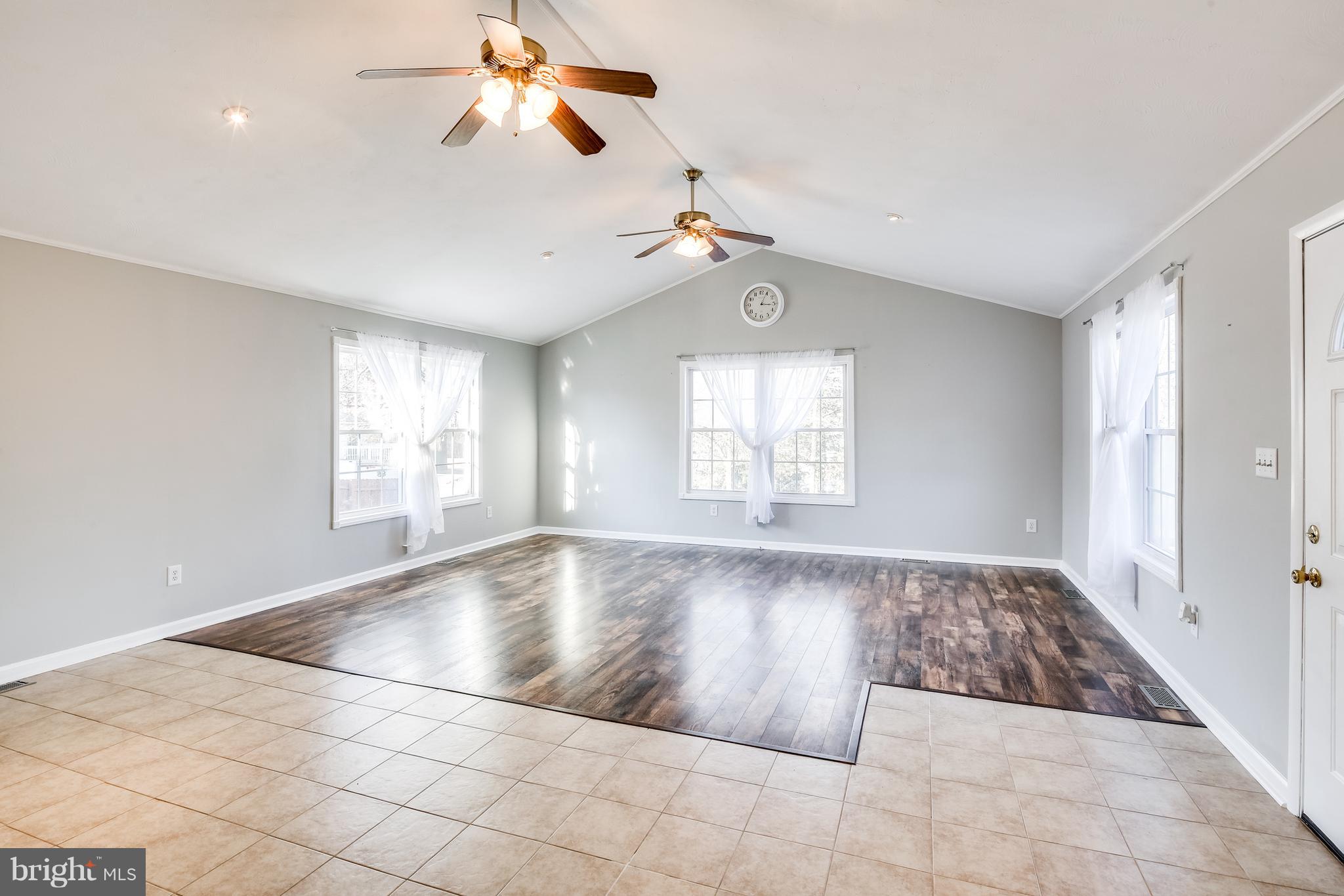 RIDGEFIELD - Residential