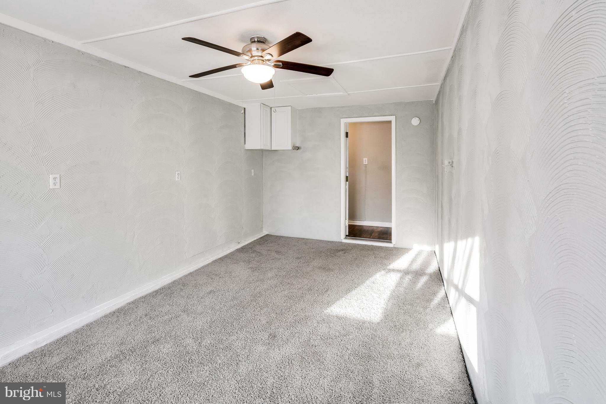 RIDGEFIELD - Residential