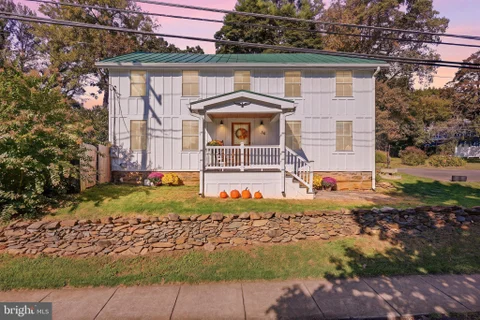 36 Main Street, Round Hill, VA 20141 - MLS#: VALO2137840