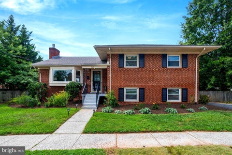 Photo of 900 S Utah Street, ARLINGTON, VA 22204 (MLS # VAAR2078836)