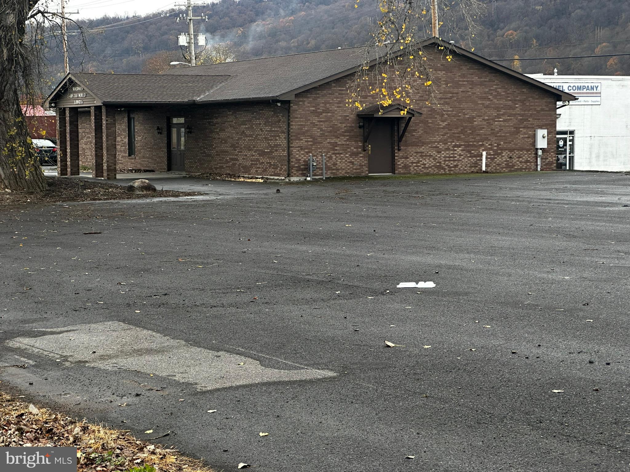 SOUTH END - Commercial Sale