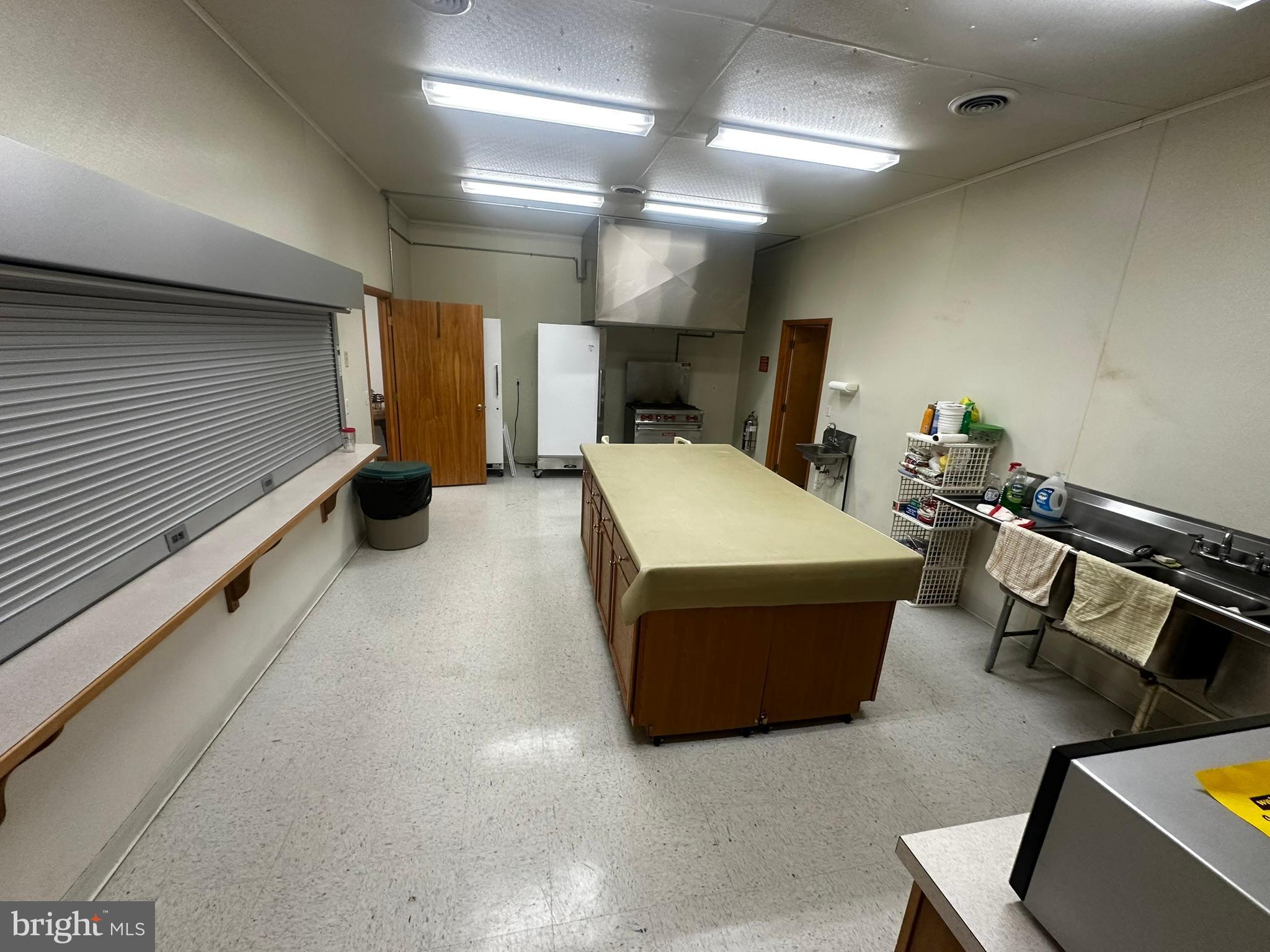 SOUTH END - Commercial Sale