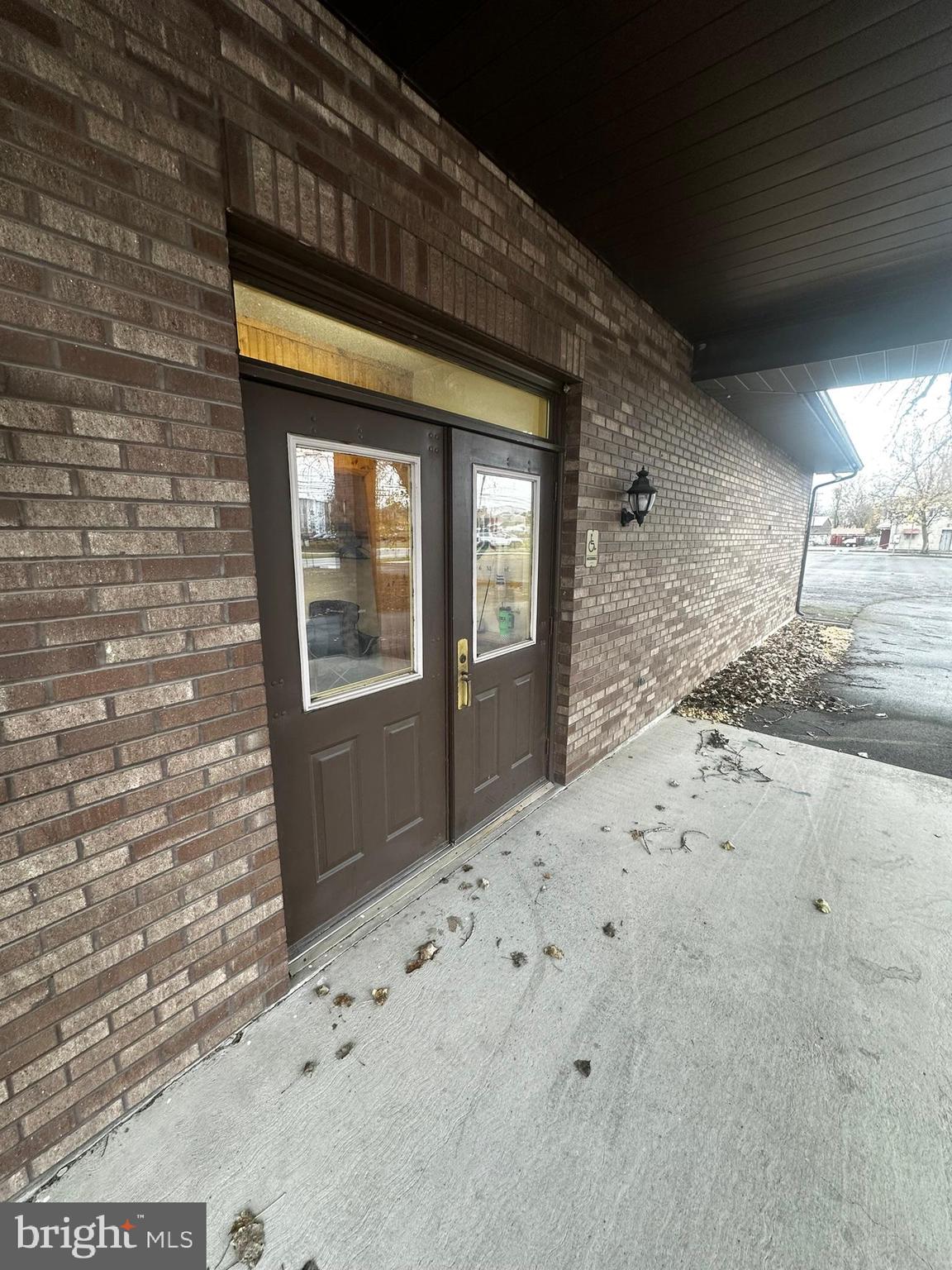 SOUTH END - Commercial Sale