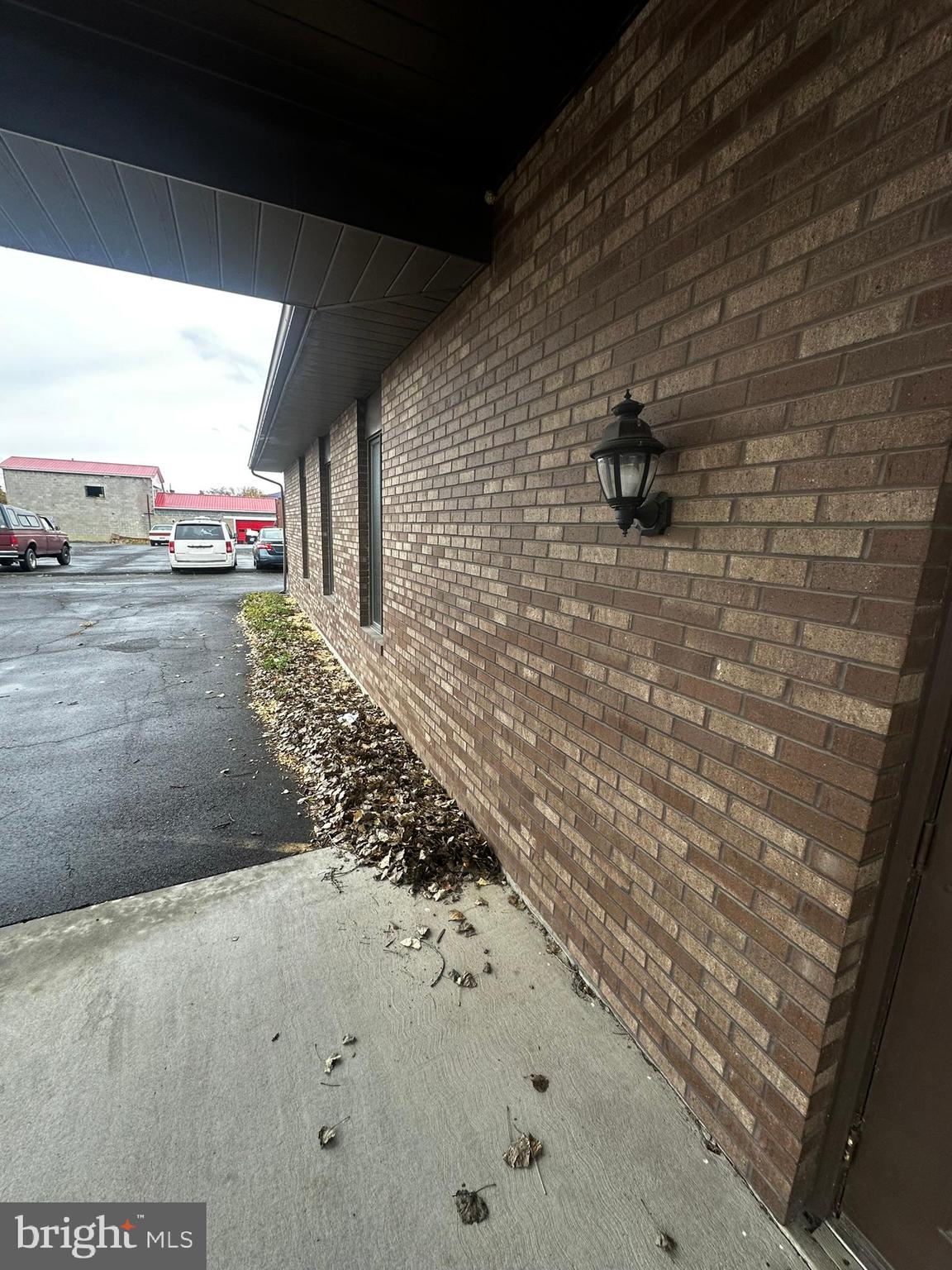 SOUTH END - Commercial Sale