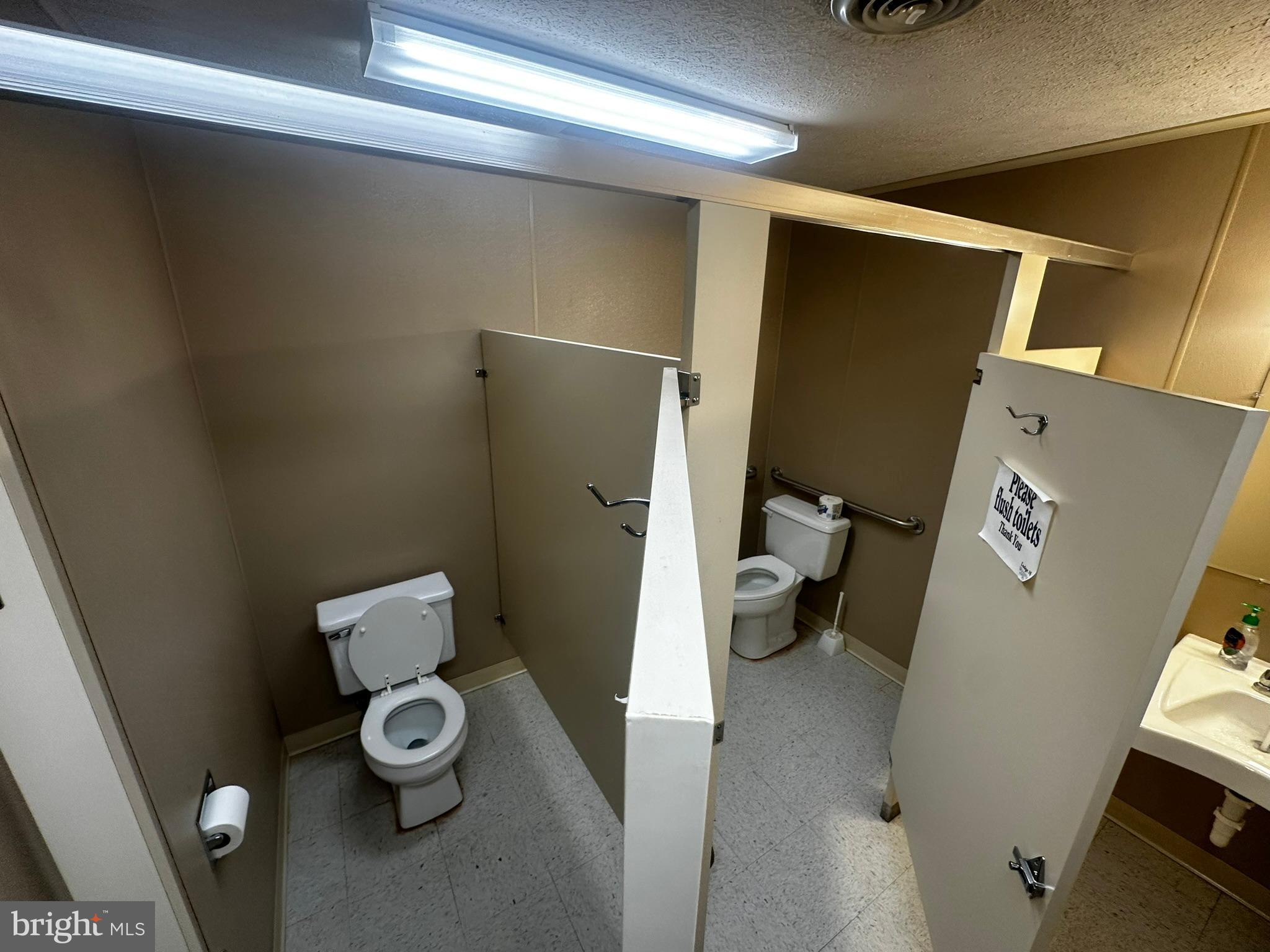 SOUTH END - Commercial Sale