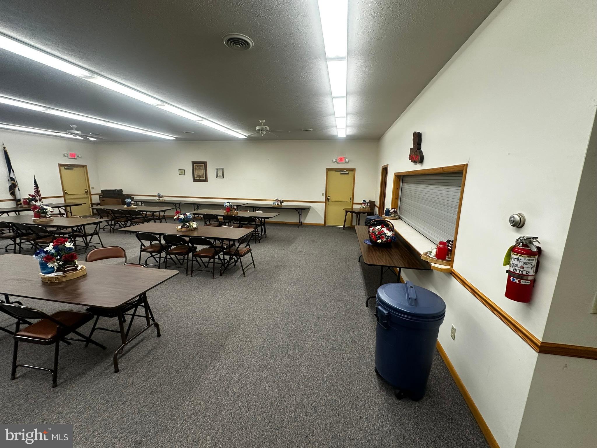 SOUTH END - Commercial Sale