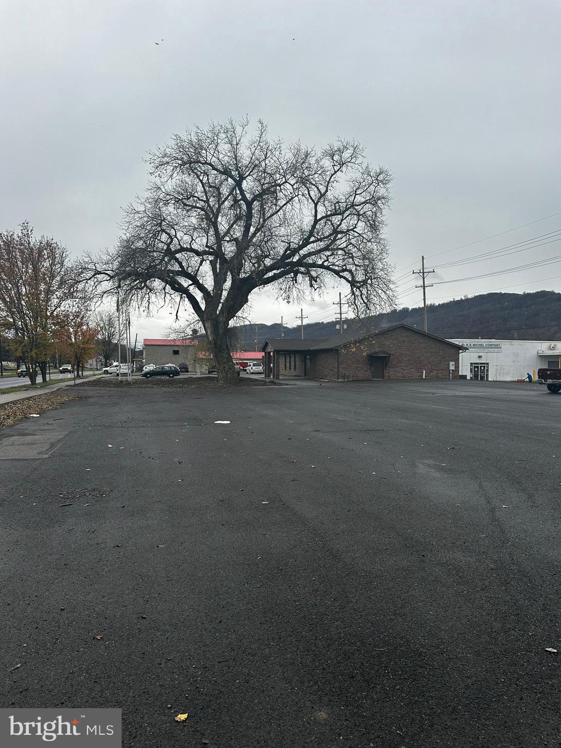 SOUTH END - Commercial Sale