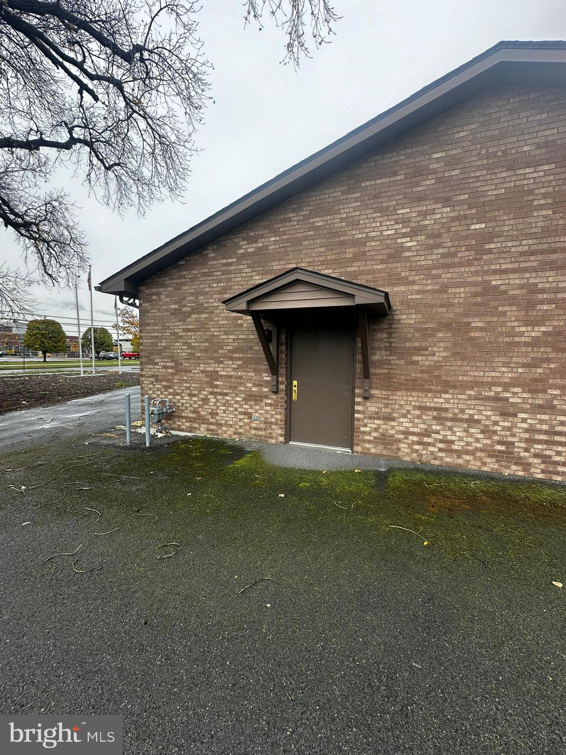 SOUTH END - Commercial Sale