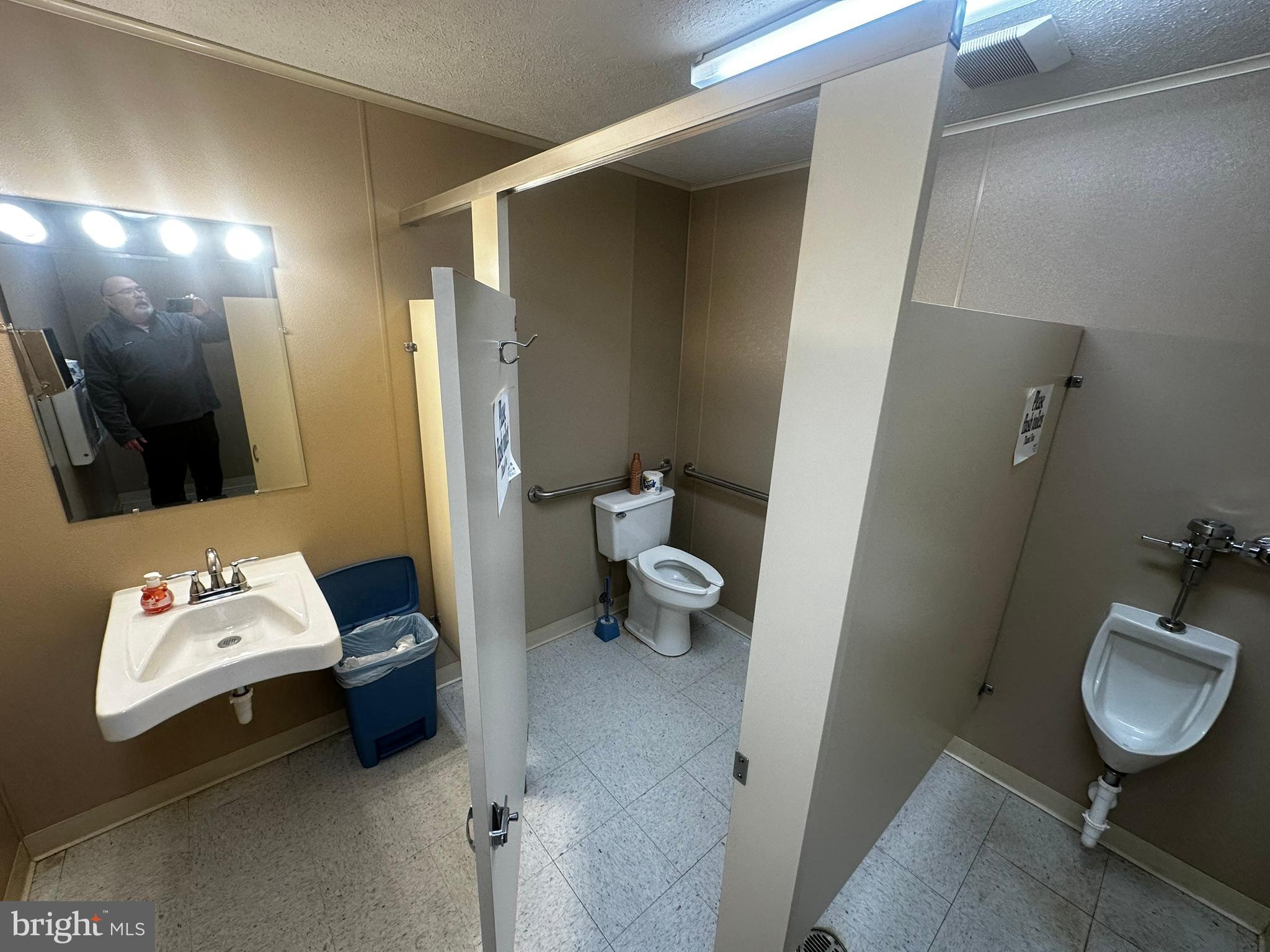 SOUTH END - Commercial Sale