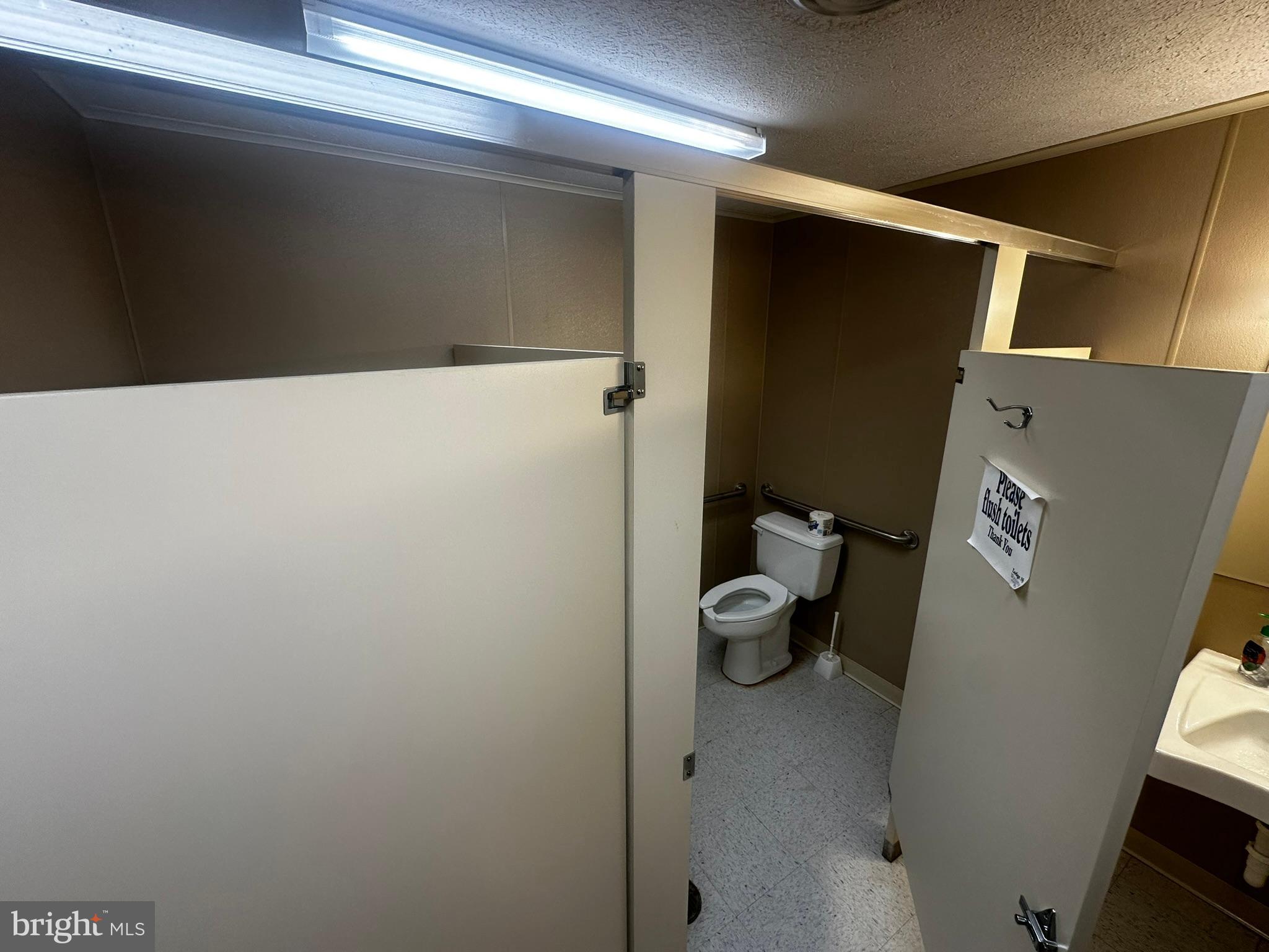 SOUTH END - Commercial Sale