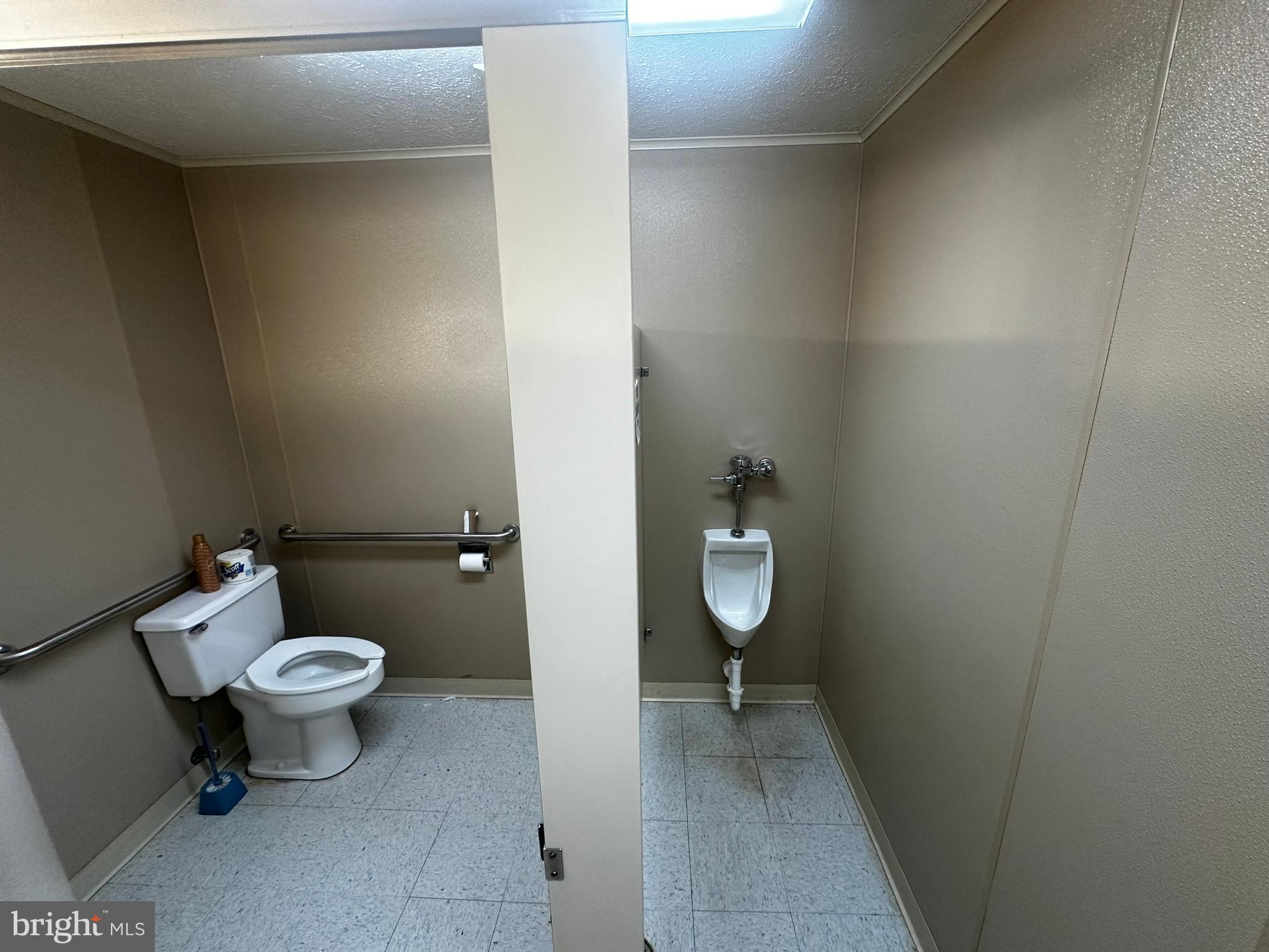 SOUTH END - Commercial Sale